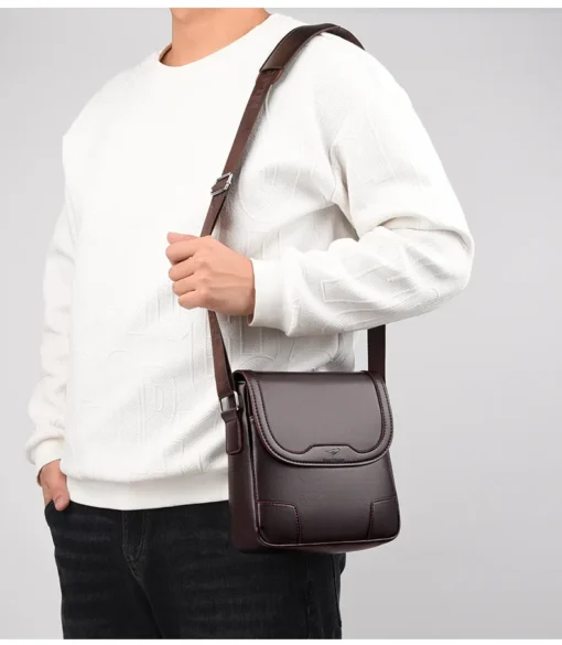 Lüks Erkek Deri Crossbody Çanta – Küçük Boy, Askılı Yan Omuz Çantası, İş ve Ofis Kullanımı için Şık Tasarım - Görsel 6